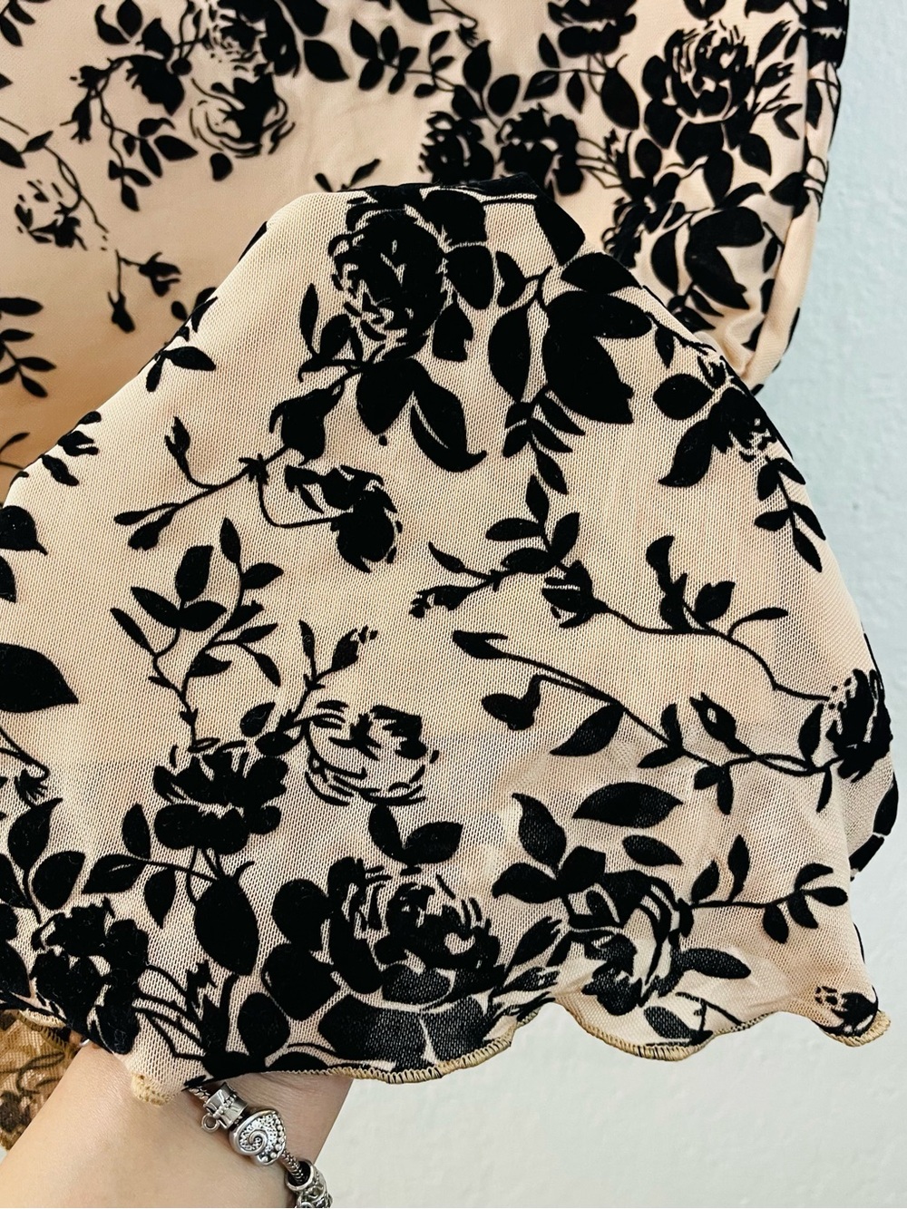 Blush Floral Skirt with Black Velvet Print Women Size Small Y2K Casual - Picture 2 of 8